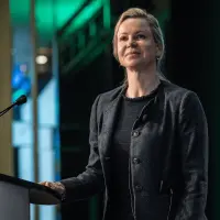 gs11 credit martin lipman 0398 38540589716 o.jpg