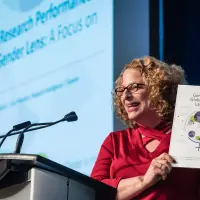 gs11 credit martin lipman 0440 38540615446 o.jpg