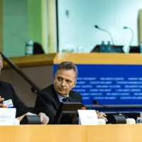 gs2 14590096956 o.jpg